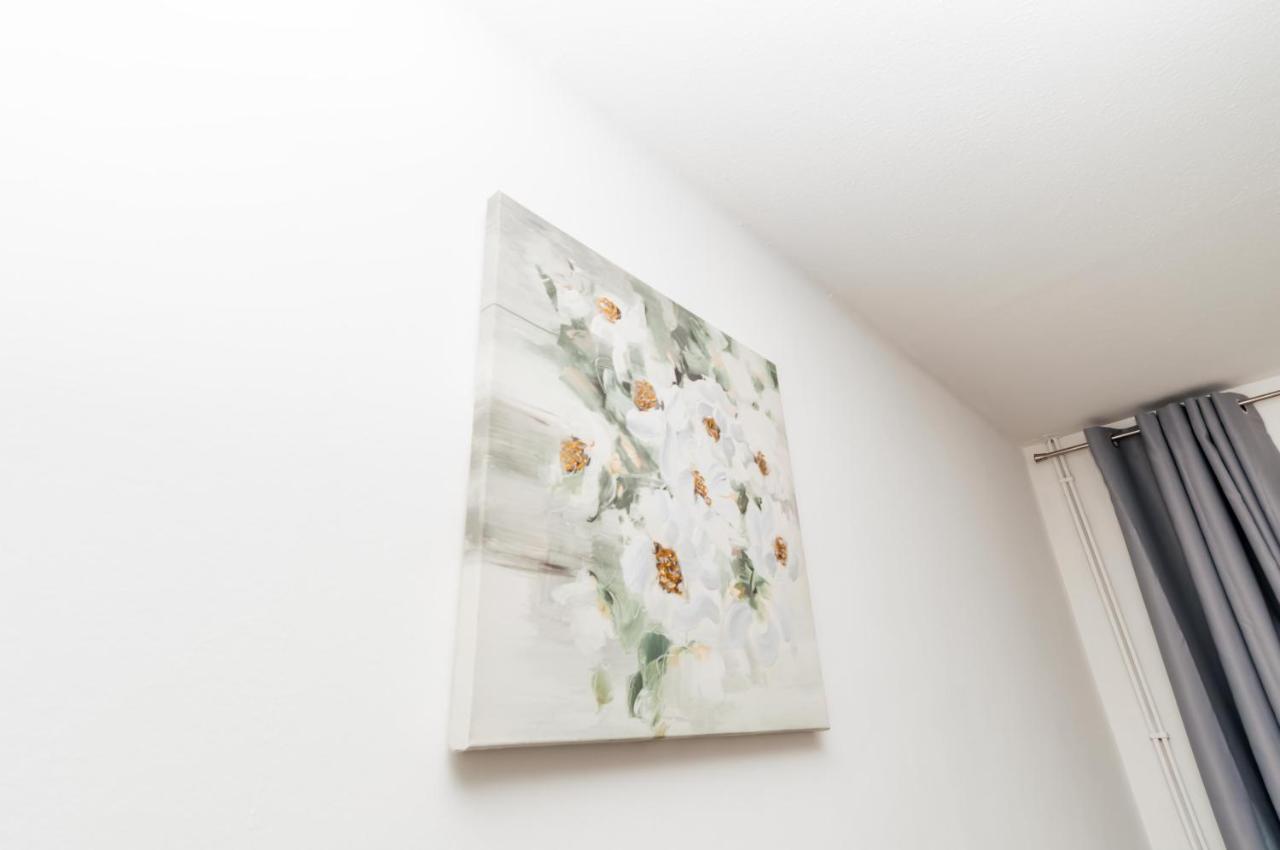 2 Bed Apartment-5 Guests - Business-Relocation-Parking - The Brighton Short Stay & Serviced Apartments Luaran gambar