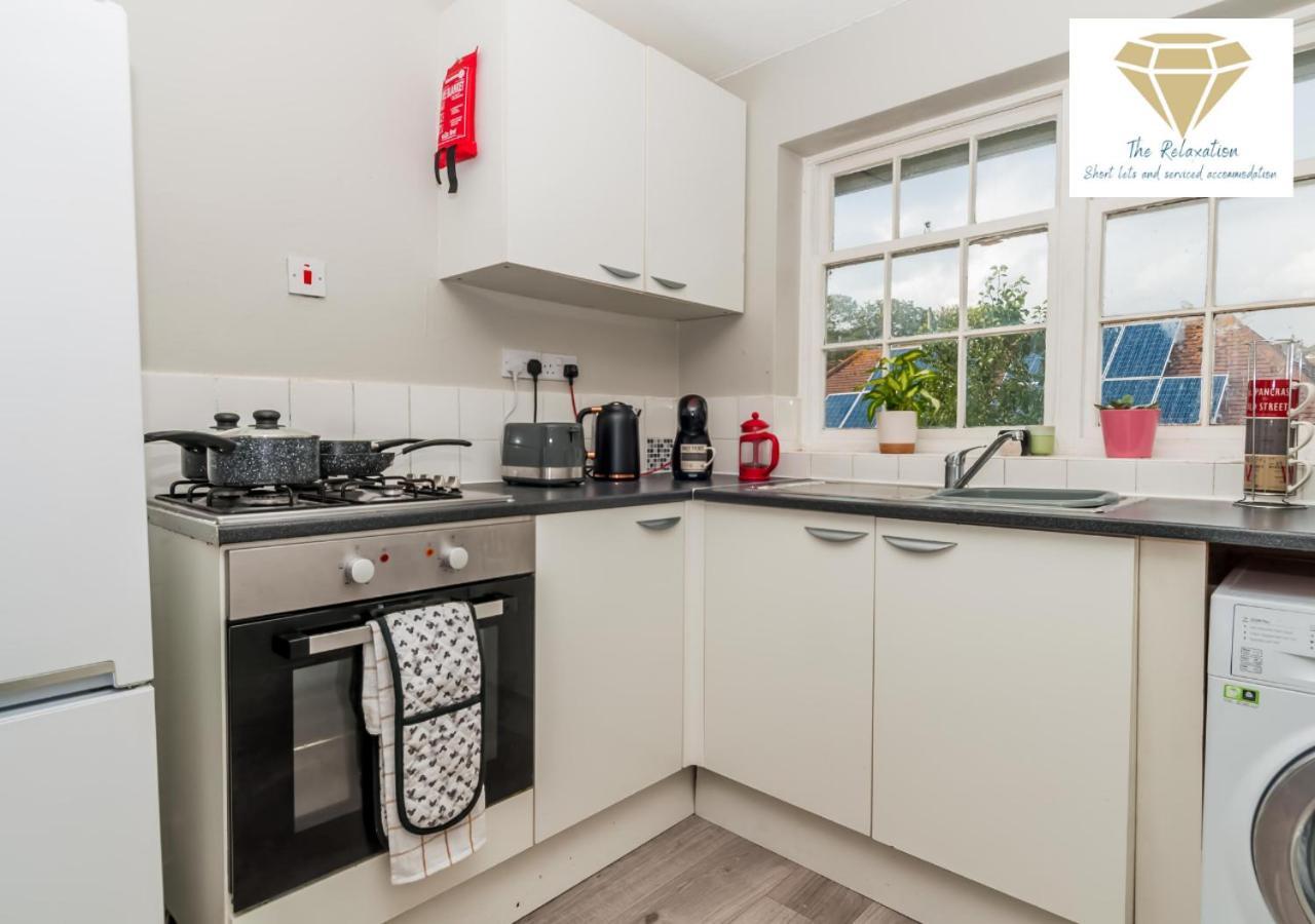 2 Bed Apartment-5 Guests - Business-Relocation-Parking - The Brighton Short Stay & Serviced Apartments Luaran gambar