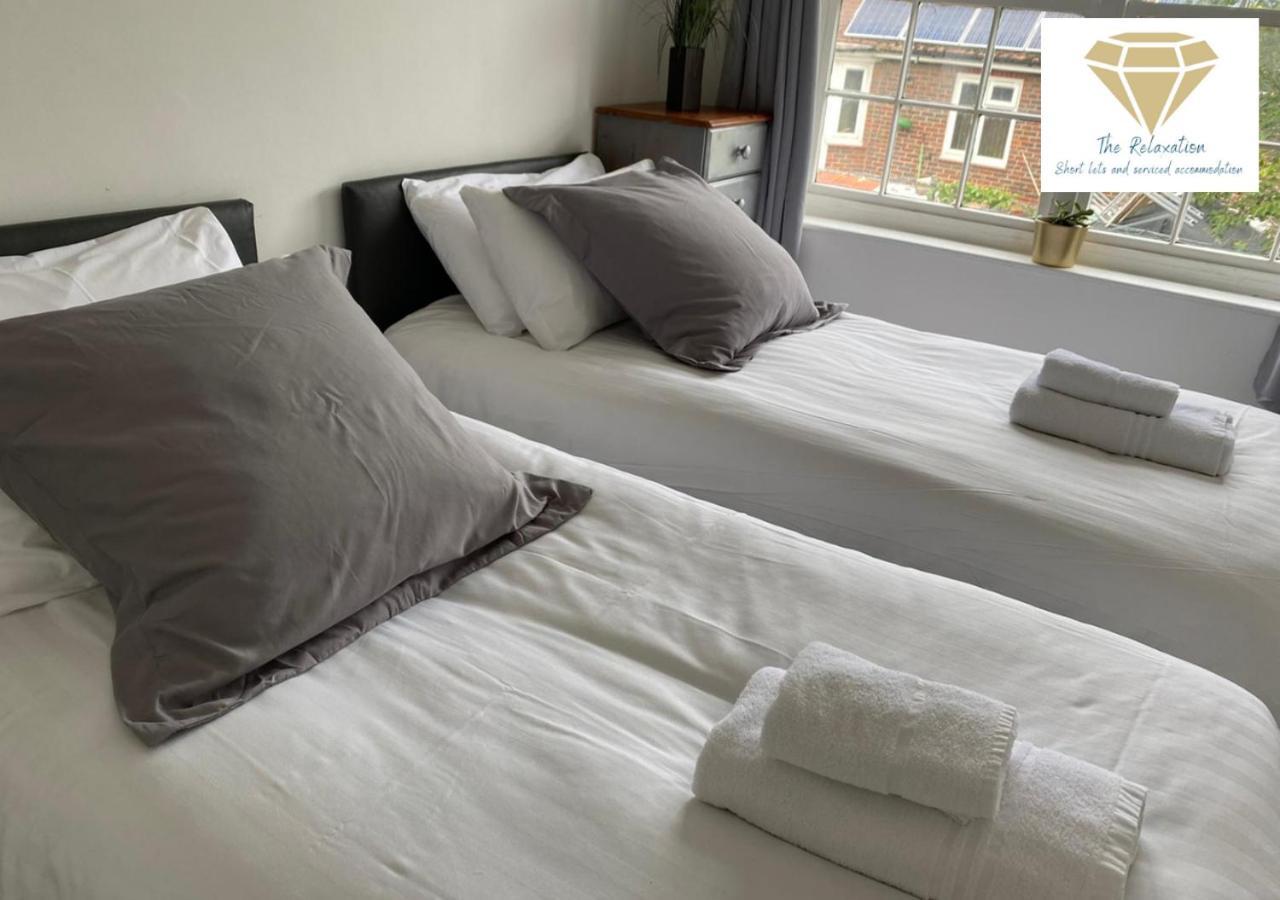 2 Bed Apartment-5 Guests - Business-Relocation-Parking - The Brighton Short Stay & Serviced Apartments Luaran gambar