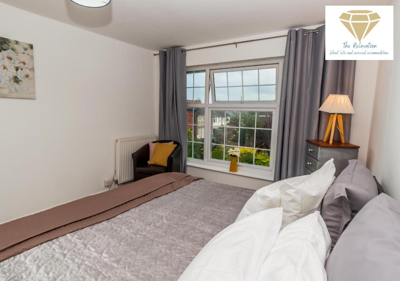 2 Bed Apartment-5 Guests - Business-Relocation-Parking - The Brighton Short Stay & Serviced Apartments Luaran gambar