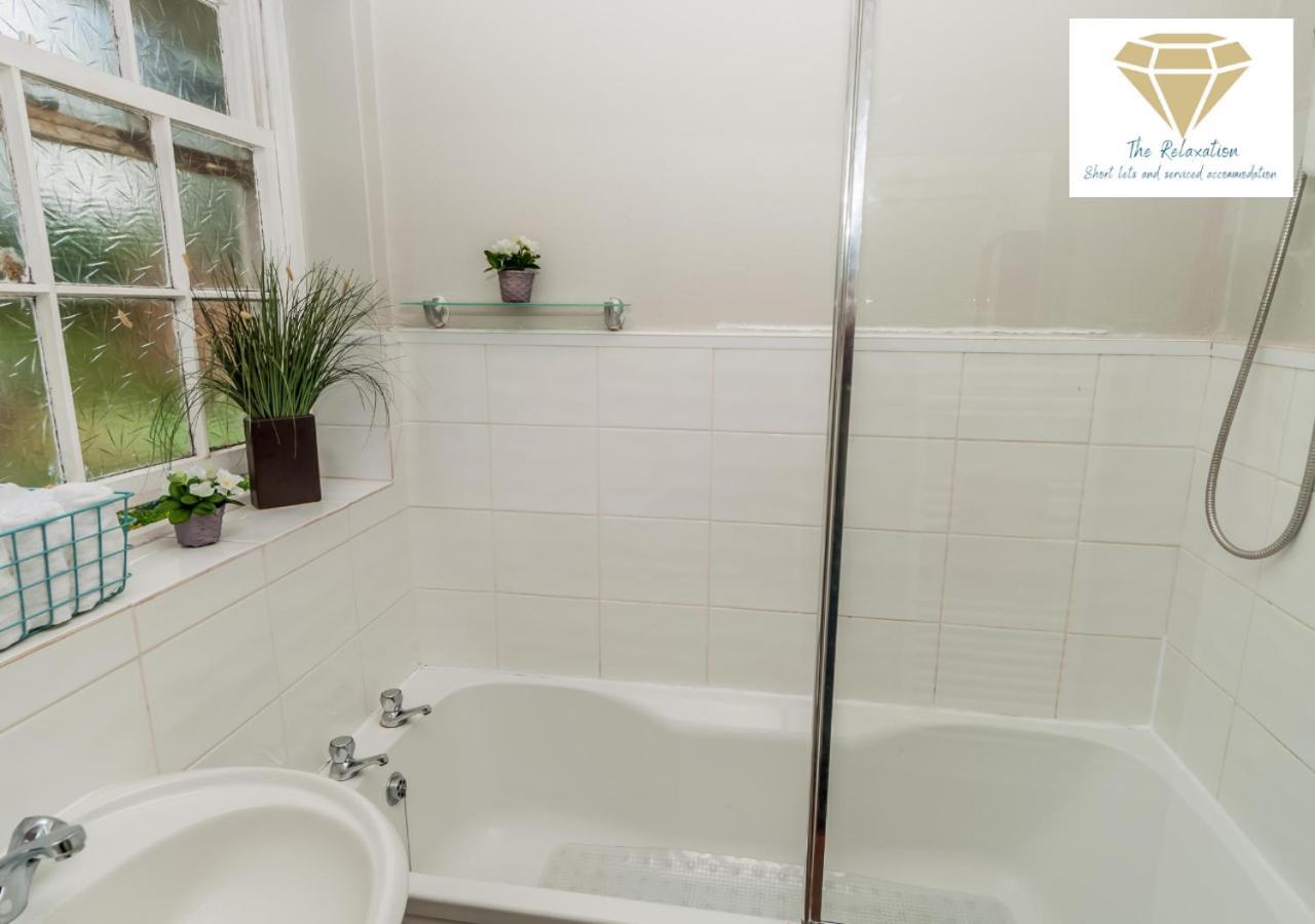 2 Bed Apartment-5 Guests - Business-Relocation-Parking - The Brighton Short Stay & Serviced Apartments Luaran gambar