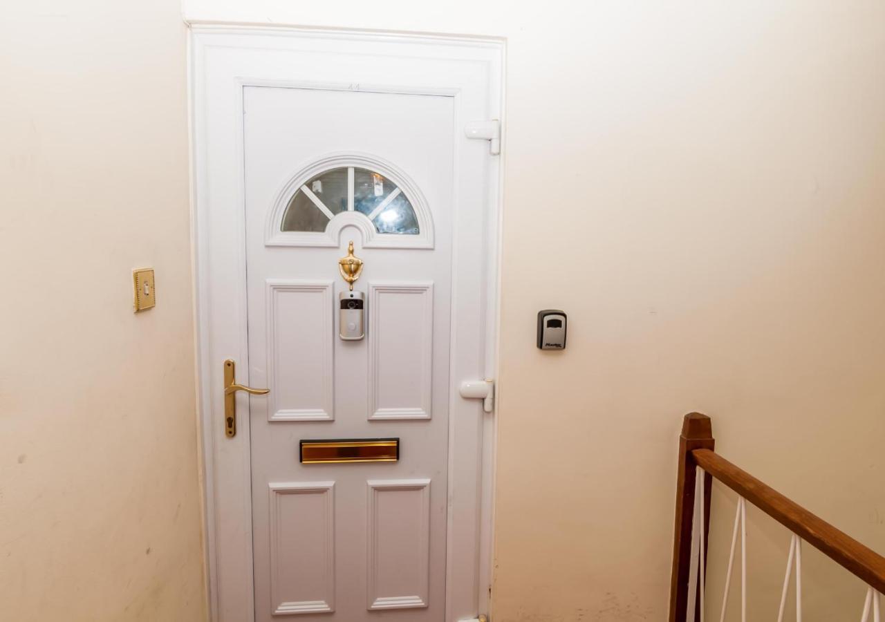 2 Bed Apartment-5 Guests - Business-Relocation-Parking - The Brighton Short Stay & Serviced Apartments Luaran gambar