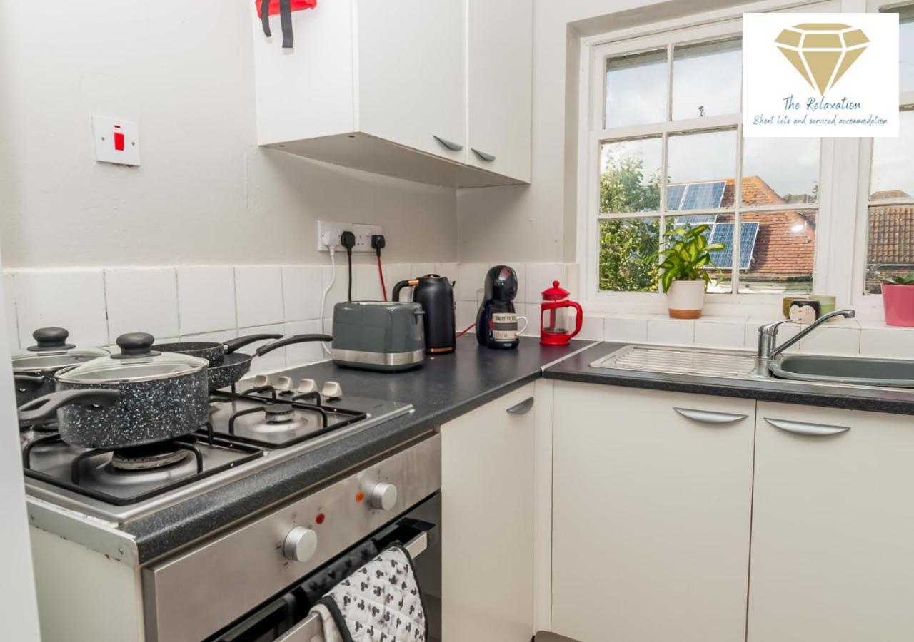 2 Bed Apartment-5 Guests - Business-Relocation-Parking - The Brighton Short Stay & Serviced Apartments Luaran gambar